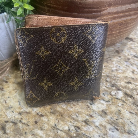Authentic Vintage LOUIS Vuitton LV Monogram Short Bifold Wallet - Picture 12 of 16